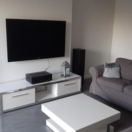 Dom Dabrowka Poznan Appartement Paledzie Buitenkant foto