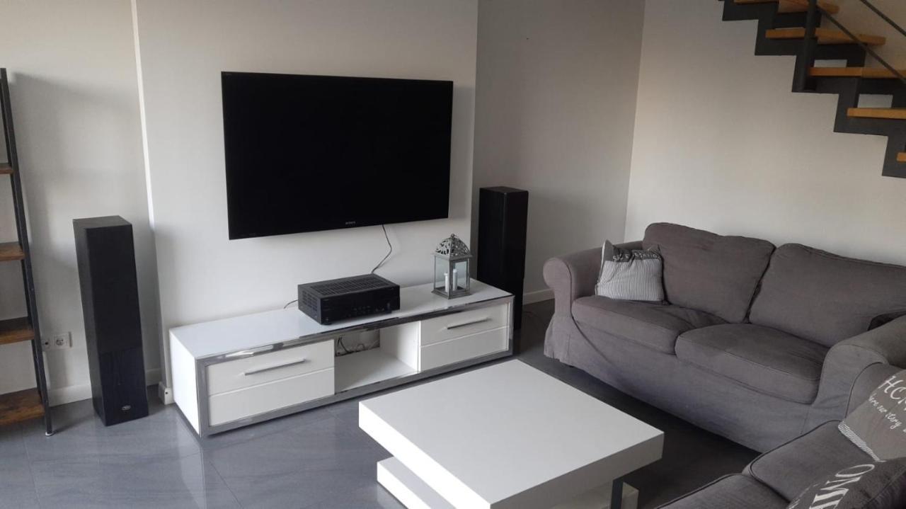 Dom Dabrowka Poznan Appartement Paledzie Buitenkant foto