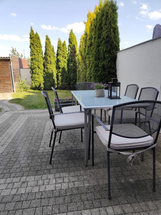 Dom Dabrowka Poznan Appartement Paledzie Buitenkant foto
